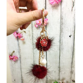 Móc treo túi xách cục bông phối charm hoa ngọc trai MK116