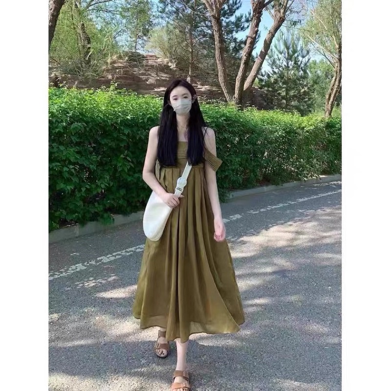 Đầm Dài Hai Dây Màu Xanh Mang Được 2 Kiểu Xinh Xắn Trắng Da