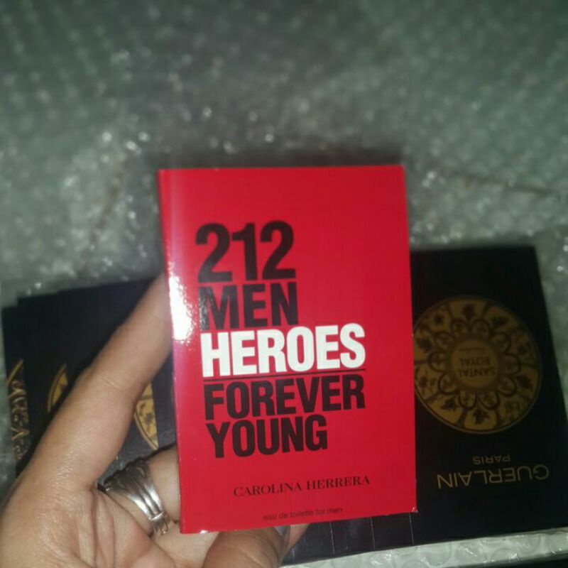 Vial mẫu thử [Hàng mới 2021] Nước hoa Vial Carolina Herrera 212 Heroes For Men