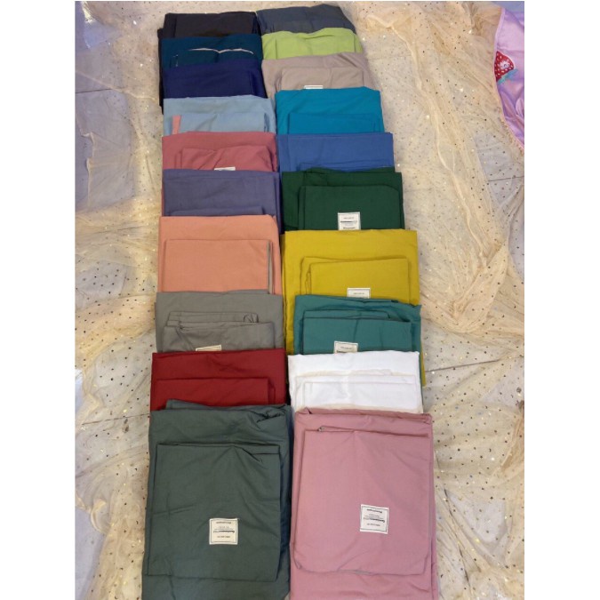 Vỏ Gối Ôm Cùng Màu Với Ga Giường Mặc Định Kèm Theo Bộ Cotton &amp; Poly Khách Đặt