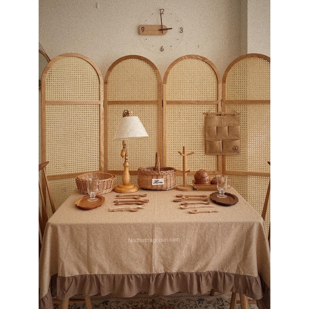 Khăn bàn linen viền bèo