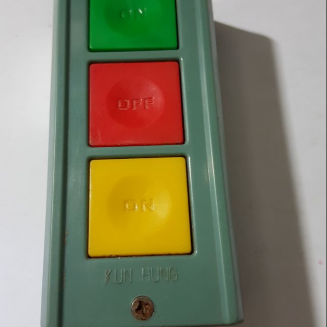 Công tắc 3 Nút
