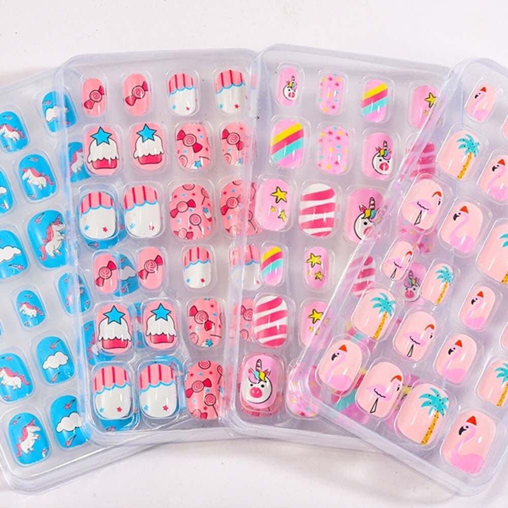 Set 12 Móng Tay Giả Họa Tiết Hoạt Hình Xinh Xắn Cho Bé Gái