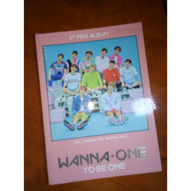 WANNA ONE CHINESE FANBOOK - NHƯỢNG LẠI