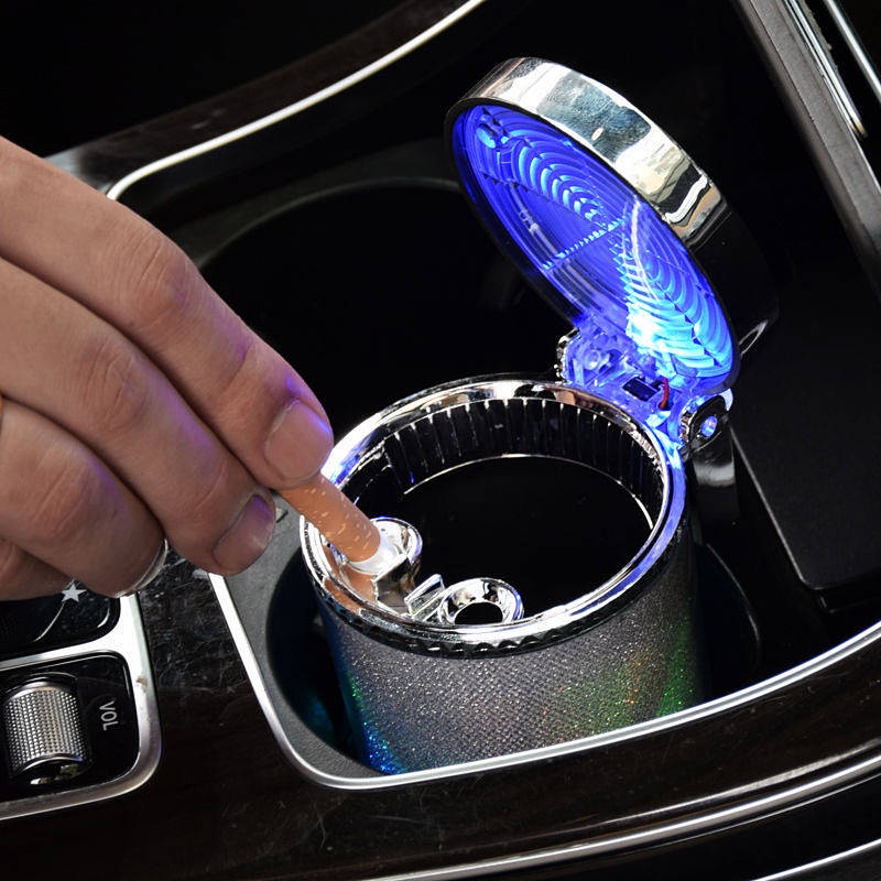 Gạt tàn thuốc đa năng có đèn chiếu sáng độc đáo cho xe hơi