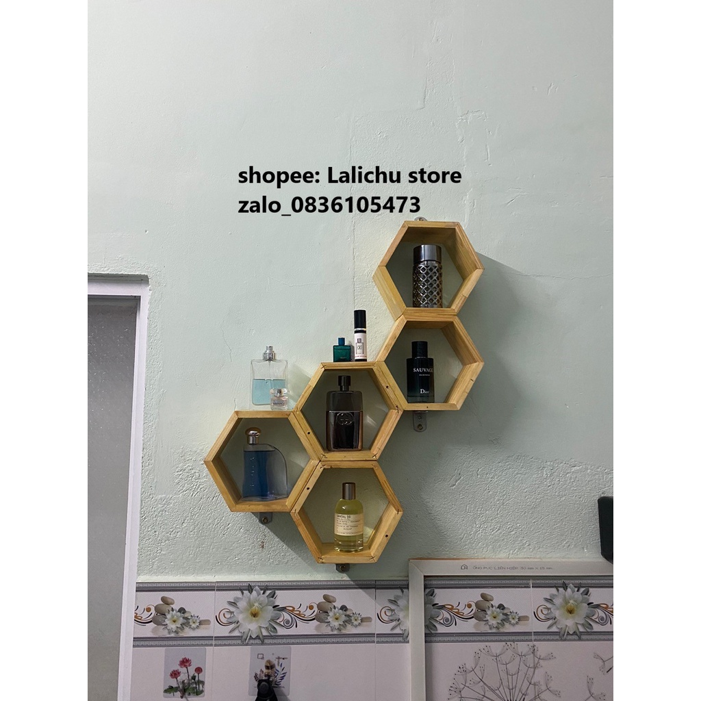 Kệ tổ ong bằng gỗ, kệ lục giác gỗ thông tự nhiên decor