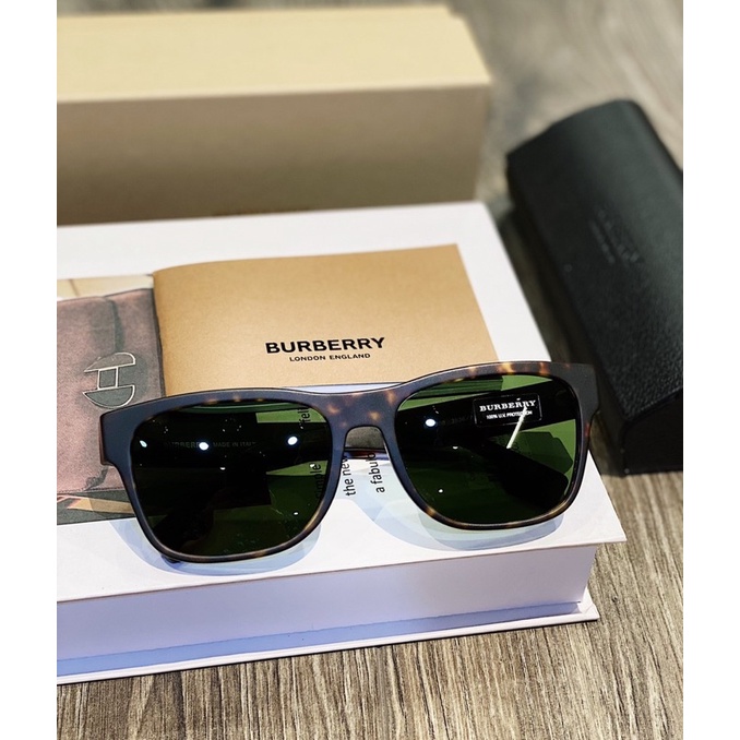 Mắt kính nam BURBERRY .
