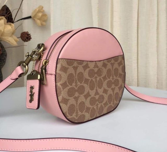 Túi Coach dáng tròn siêu xinh