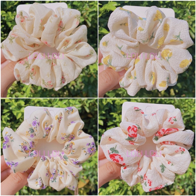 Scrunchies buộc tóc thiết kế hoa nhí nền kem Loli. Cột tóc hoa cổ điển dễ thương