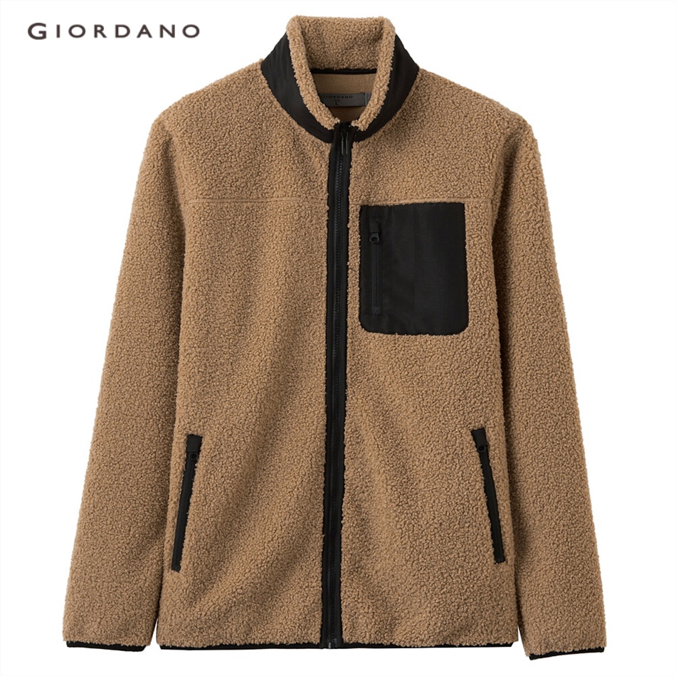 Áo khoác GIORDANO 01070891 chất liệu lông cừu cổ đứng phối túi màu tương phản dành cho nam