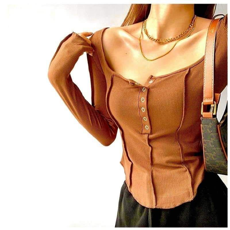 Áo thun tăm cúc bấm