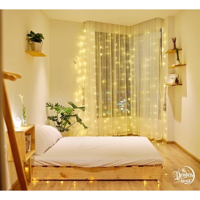 Đèn 3*3m , 320 bóng nháy ánh sáng vàng