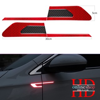 MIẾNG DÁN CARBON PHẢN QUANG TRANG TRÍ Ô TÔ
