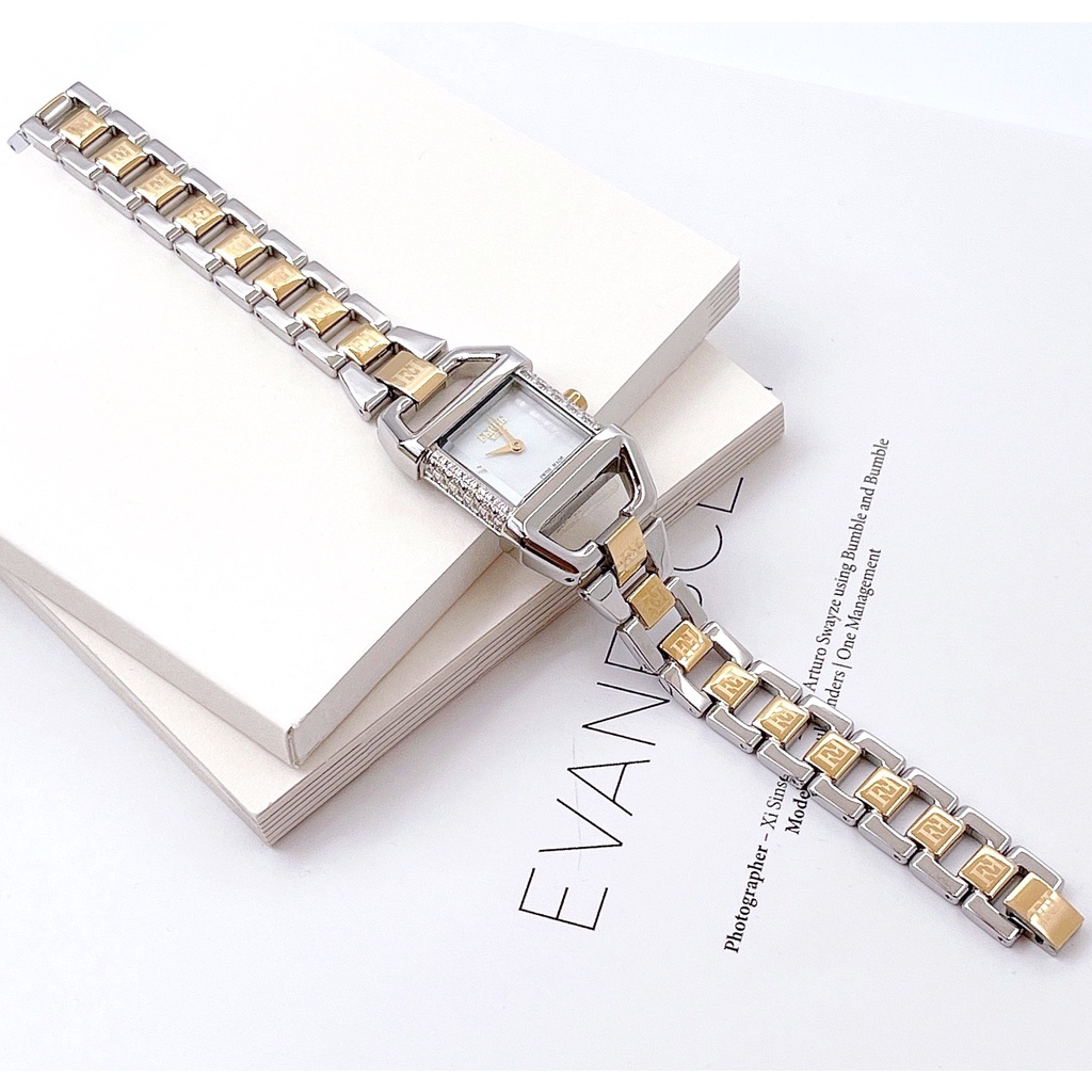 Đồng hồ nữ dây thép Ferre Milano lắc tay form vuông thumbnail