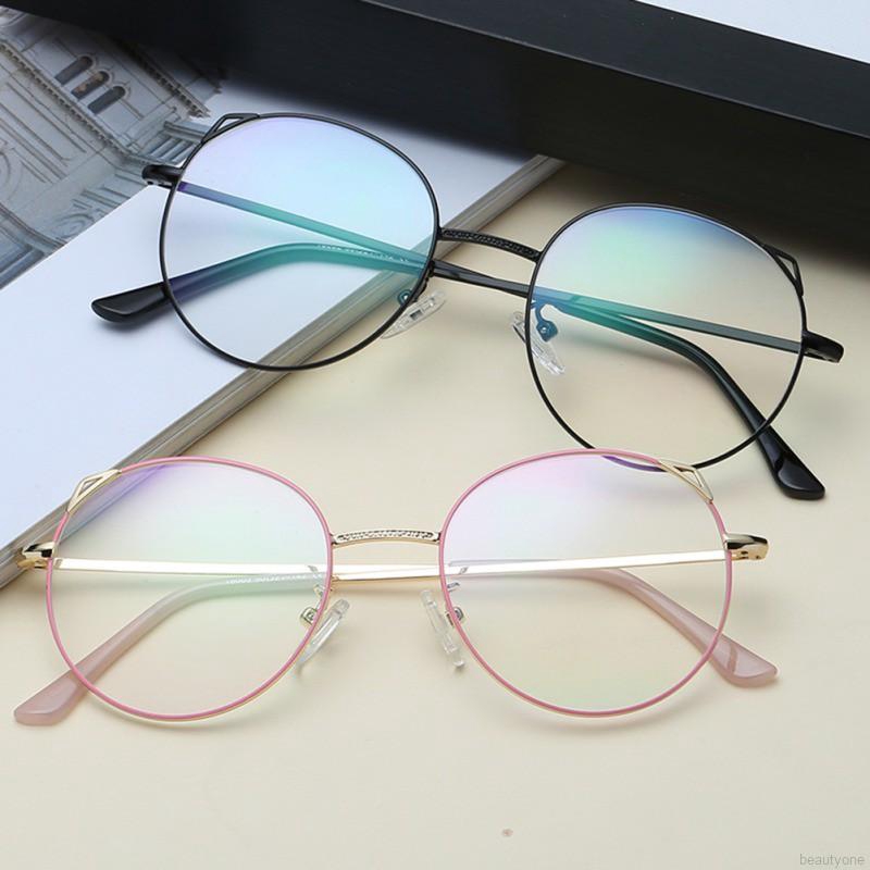 Gọng kính tròn thiết kế trẻ trung cho nữ