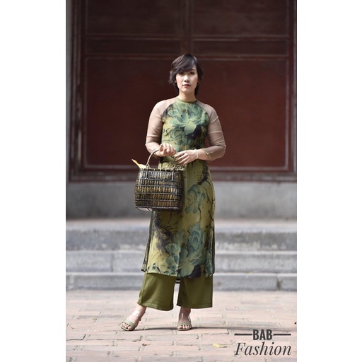 Áo dài thiết kế hoạ tiết hoa sen Thanh lịch ko kèm quần