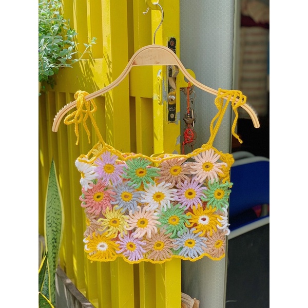 Áo croptop móc len hoa MADEBYTIM
