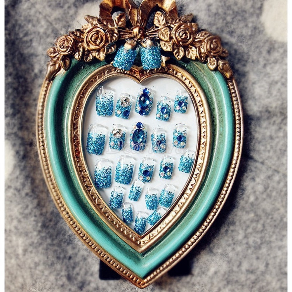 [Hàng mới về] Set 24 móng tay giả đính đá xinh xắn thời trang