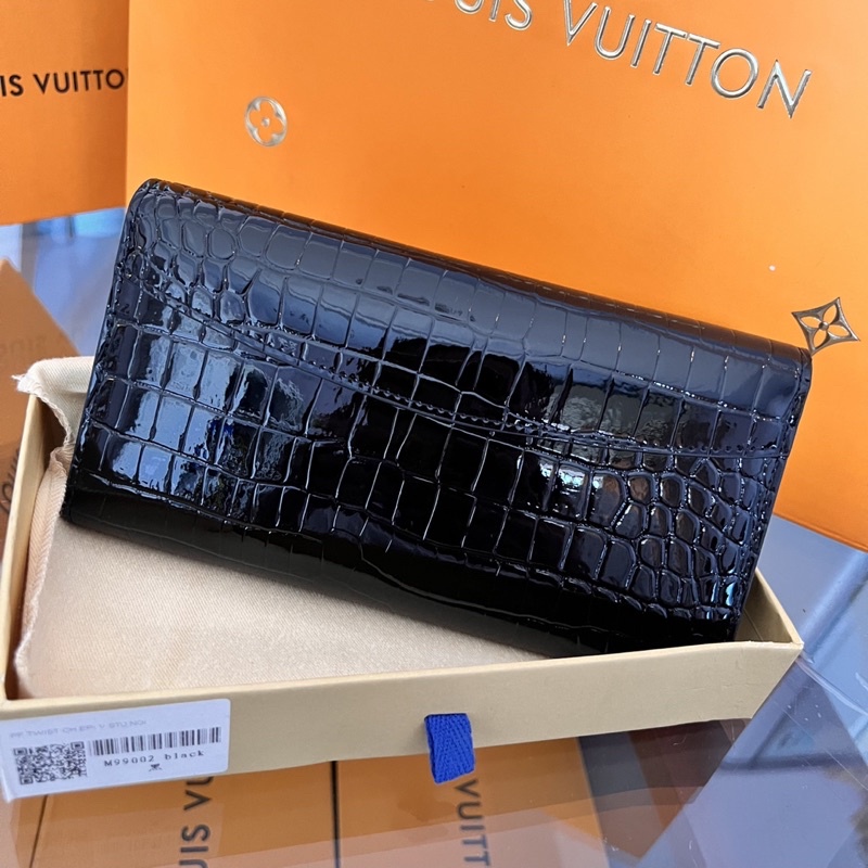 Clutch lv capucines