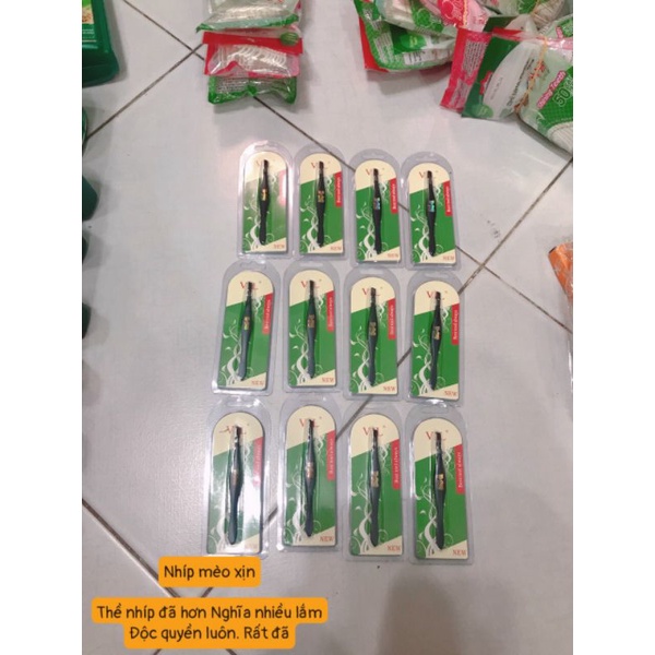 Nhíp gắp con meo