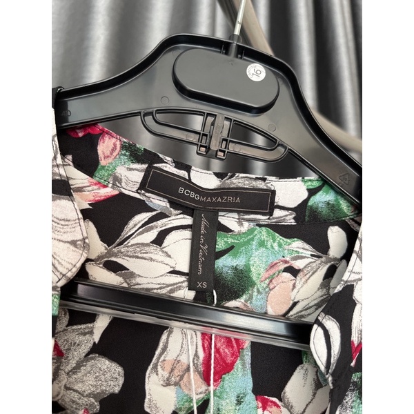 Áo sơ mi voan cát cổ trụ kiểu đắp tà lệch