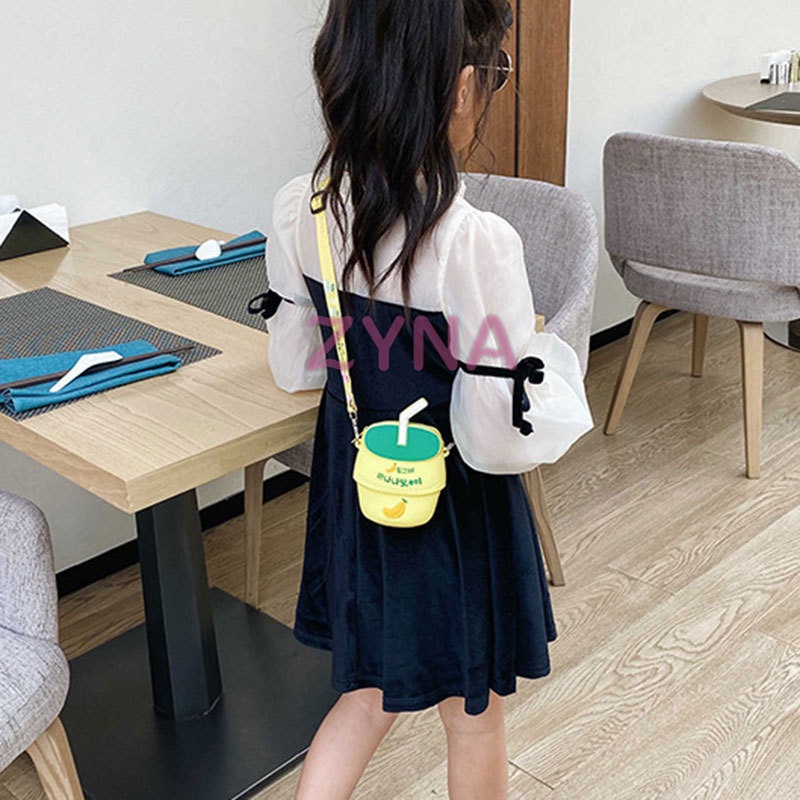 Túi Đeo Chéo Mini Bằng Silicon Hình Trái Bơ Dễ Thương Cho Bé Gái