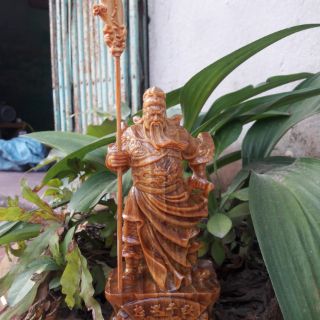 Tượng quan công gỗ huyết long