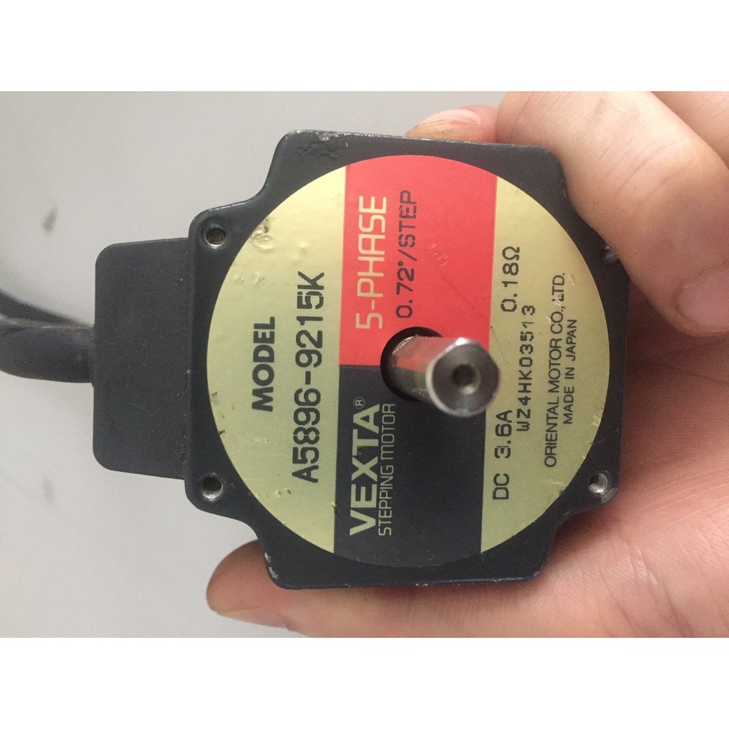 Động cơ bước 5 phase Vexta A5896-9215K.