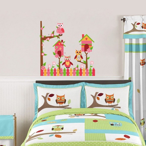 Decal trang trí tường - Ngôi nhà trên cành hoa của 3 chú cú mèo