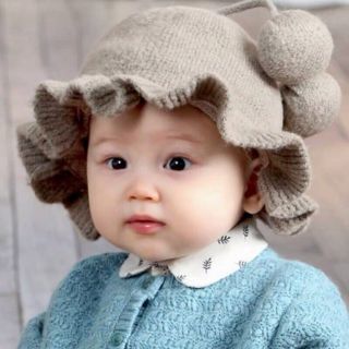Mũ len vành bèo 2 quả bông cho bé gái
