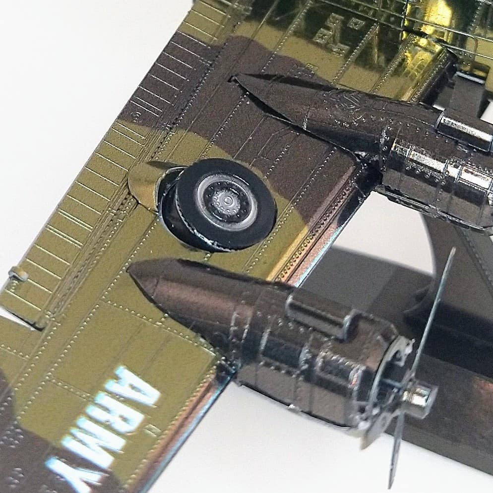 Mô Hình 3D Kim Loại Lắp Ráp Máy Bay Ném Bom B-24 Liberator