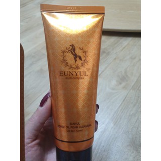 Sữa Rửa Mặt Dầu Ngựa Horse Oil Foam Cleansing Eunyul