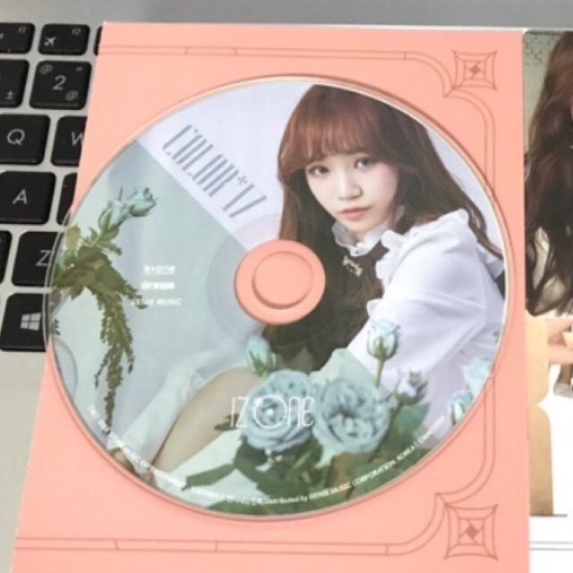 Album IZ*ONE có CD Chaewon