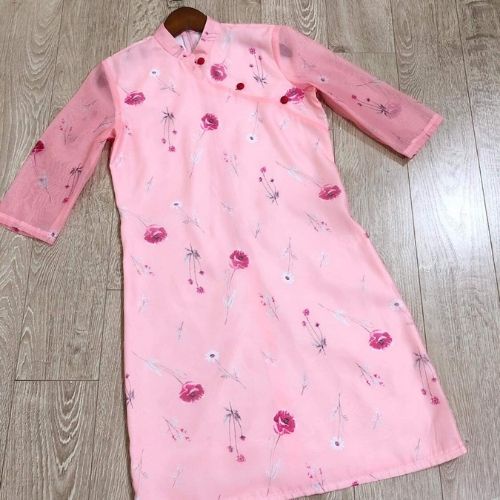 Set áo dài cách tân mặc tết mẹ và bé gái họa tiết hoa màu hồng phấn Myla Kids mẫu áo sườn xám chất tơ organza