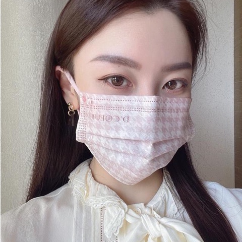 Khẩu trang y tế dành cho các bạn nữ thích sự xin xắn