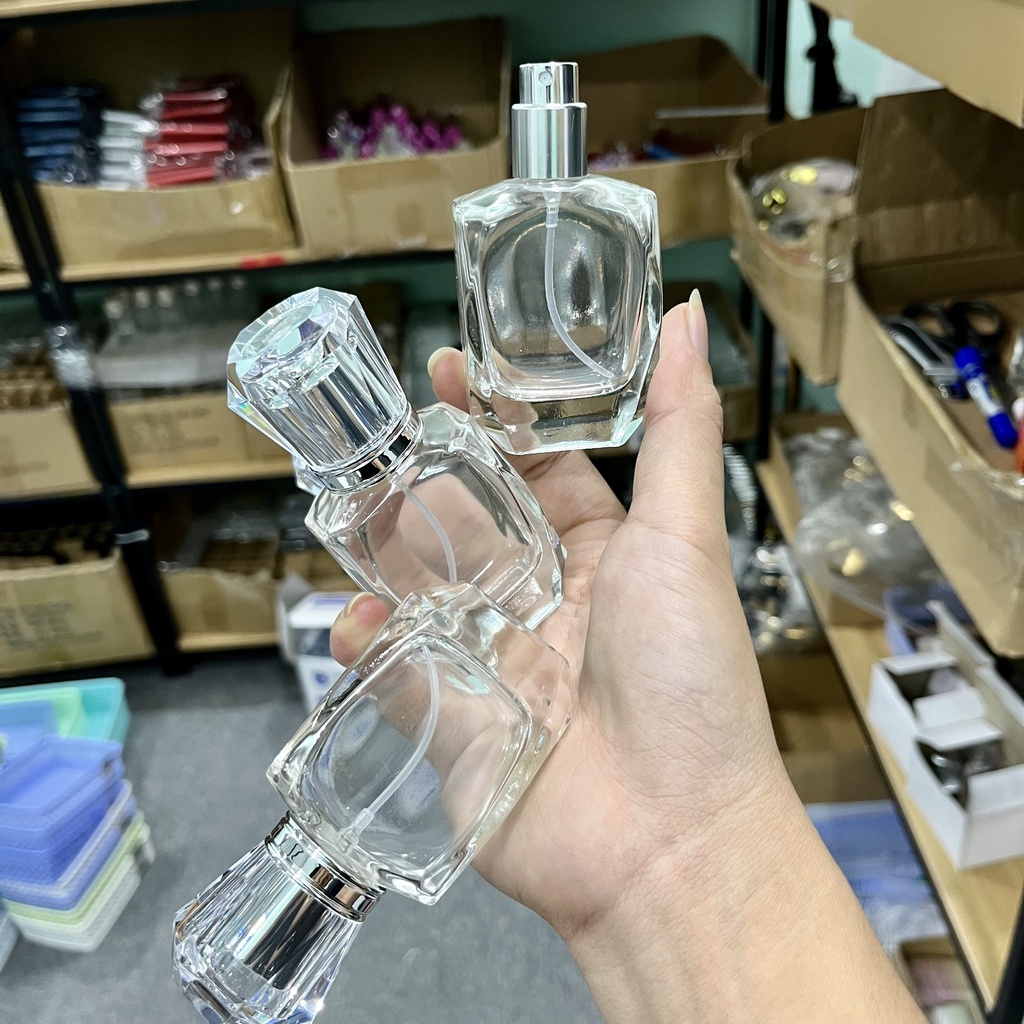 Lọ,Chai Đựng Nước Hoa Thủy Tinh Cao Cấp Kiểu Dáng Pha Lê,Dạng Phun Sương,Dung Tích 30ML