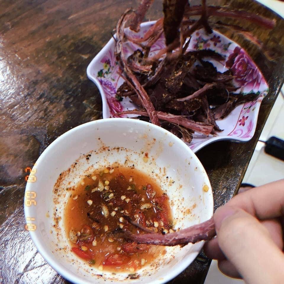 Thịt Trâu gác bếp Tây Bắc giá tại lò ✅ TẶNG CHẨM CHÉO ✅ trâu sấy khô chuẩn vị hàng đảm bảo ngon sạch.Sỉ từ 5kg giá mềm | BigBuy360 - bigbuy360.vn