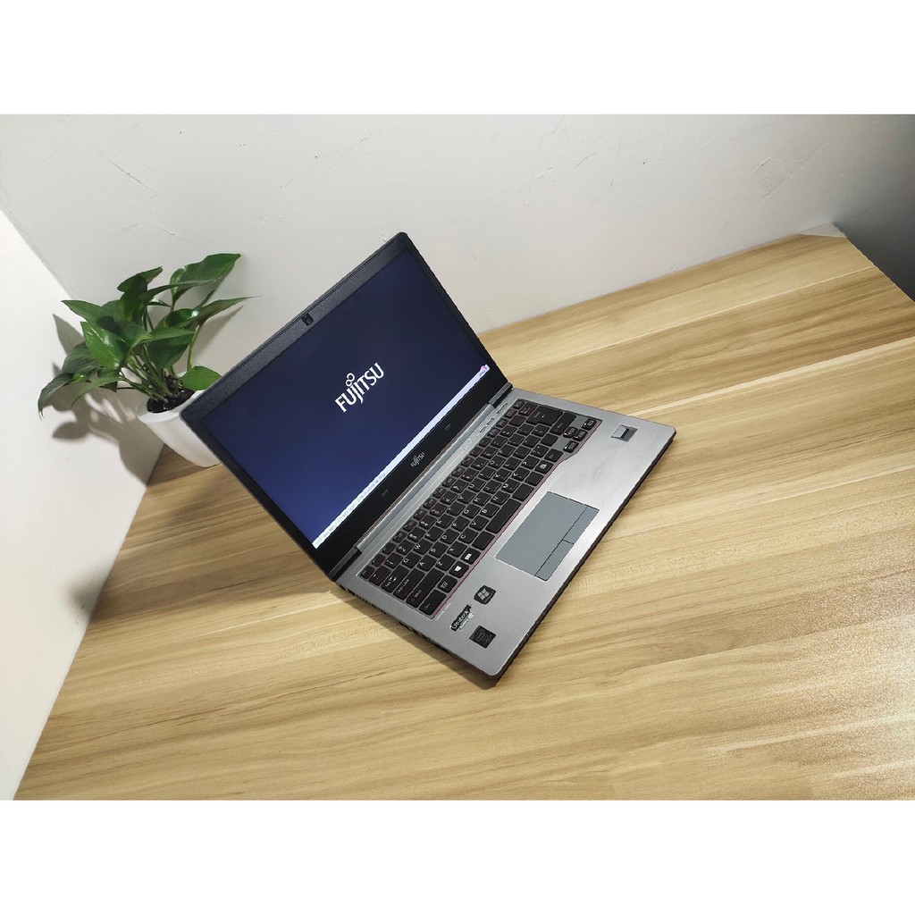 Laptop siêu mong Nhật Bản Fujitsu U745 Core i5-5200U/8gb Ram/256gb SSD/14inch HD | BigBuy360 - bigbuy360.vn