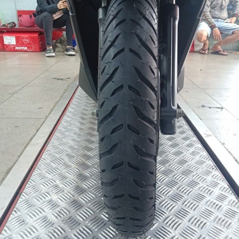 Vỏ xe Michelin Pilot street 2 size 70/90-14