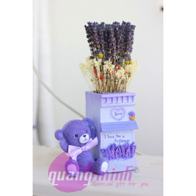 Lọ hoa lavender khô gấu tím