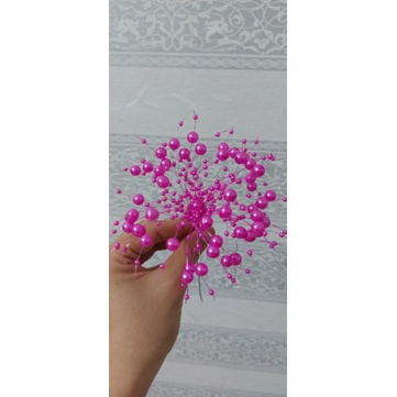 Chùm dây hạt cườm làm nhụy hoa voan khổng lồ