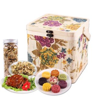 Set bánh trung thu gồm 8 bánh, 1 trà hoa cúc, 1 gói vịt quay nửa con