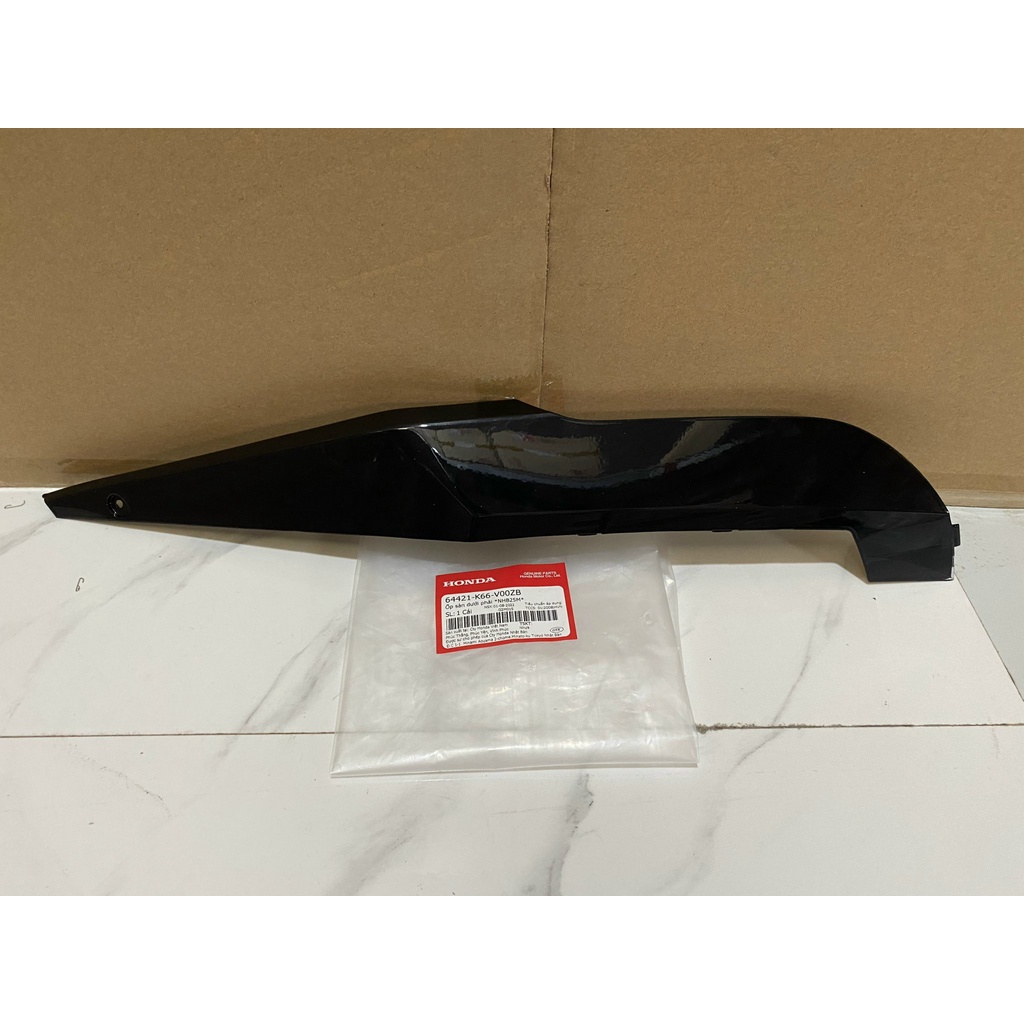 Ốp sàn dưới - thanh cạnh sàn bên phải HONDA AIR BLADE 125 năm 2015-2016-2017-2018 màu Đen.