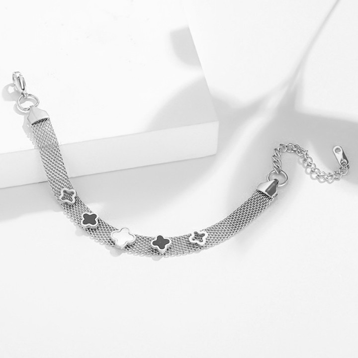 Lắc tay titan hình hoa 4 cánh khóa xịn đẹp, bền màu, hợp thời trang - Đem lại sang trọng, quý phái cho người đeo