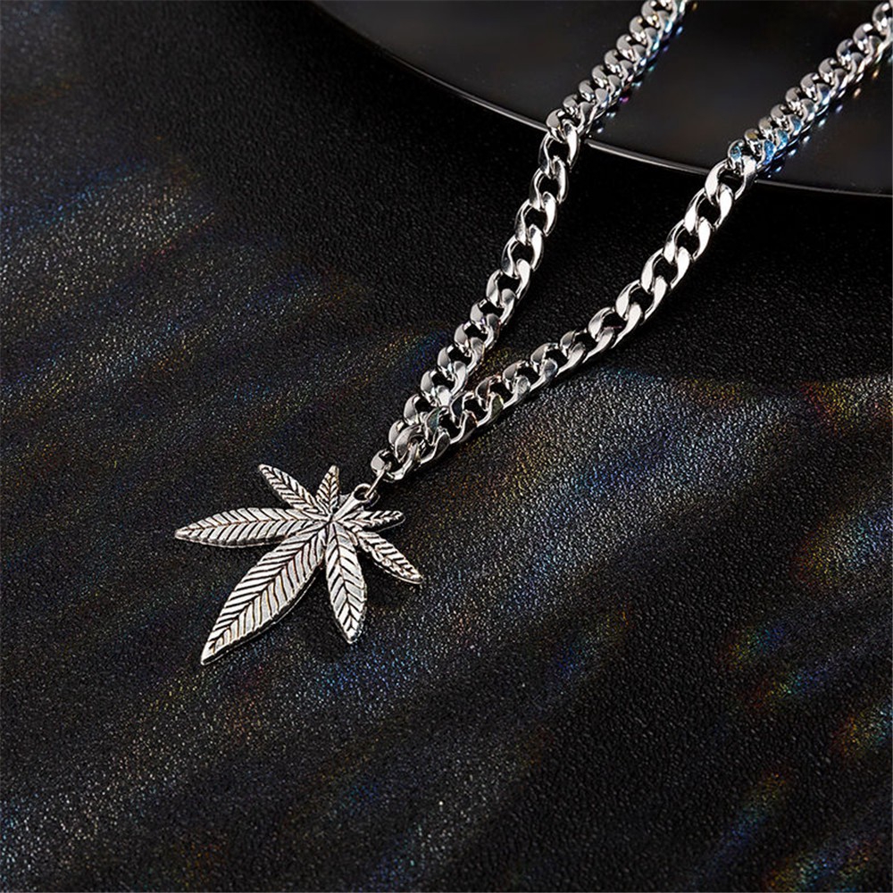 【xijing-cod】woman fashion retro Hip-hop Maple Leaf Pendant Necklace wild choker jewelry gift