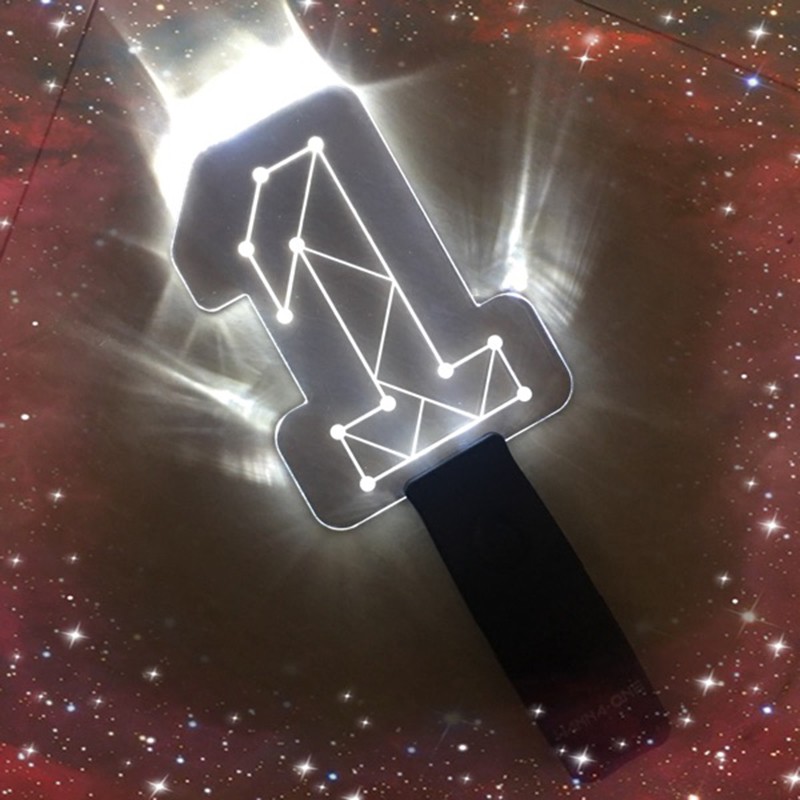 Gậy ánh sáng cổ vũ nhóm nhạc WANNA ONE