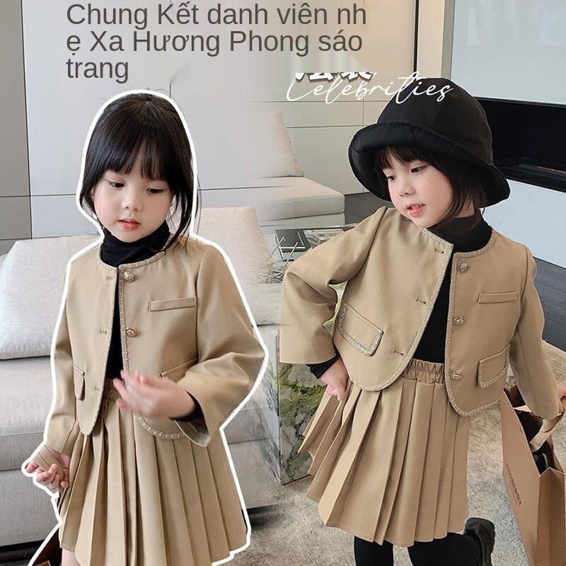 Bộ áo khoác + chân váy xếp ly phong cách phương Tây dành cho bé gái 2021