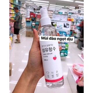 Xịt thơm quần áo Fabric Perfume