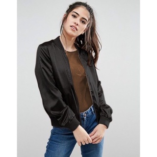 Áo bomber lụa túi bấm