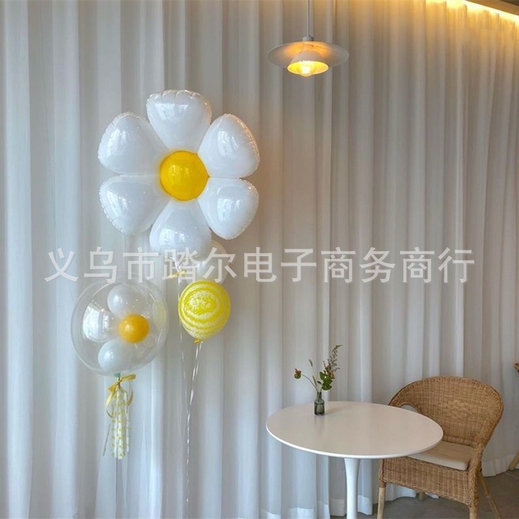 Bong bóng lá nhôm hình hoa cúc phong cách Hàn Quốc dùng trang trí tiệc sinh nhật